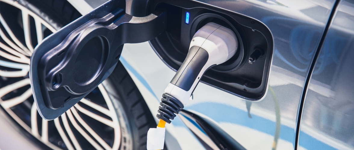 Electric Vehicle Integration: Are Hybrid Vehicles a Better Fit for the US Economy?